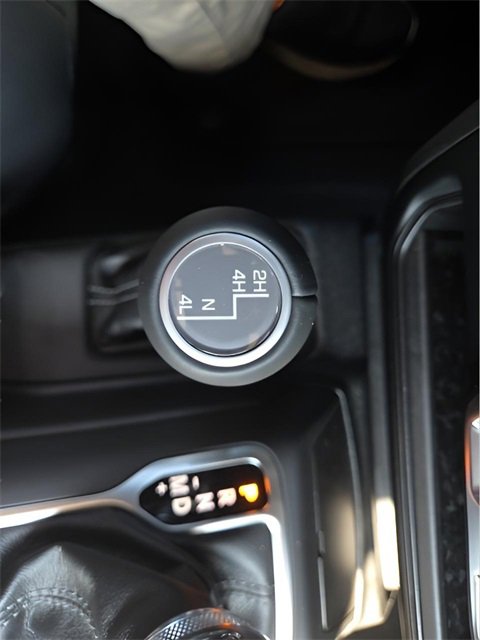 Used 2025 Jeep Gladiator Sport image 22