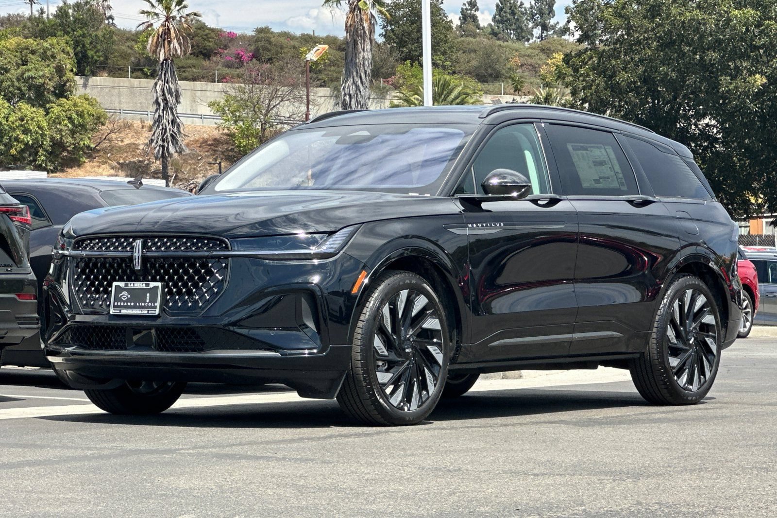 New 2026 Lincoln Nautilus Reserve w/ Jet Appearance Package AWD/4WD image 7
