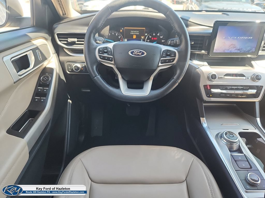 Used 2022 Ford Explorer XLT w/ Equipment Group 202A AWD/4WD image 10