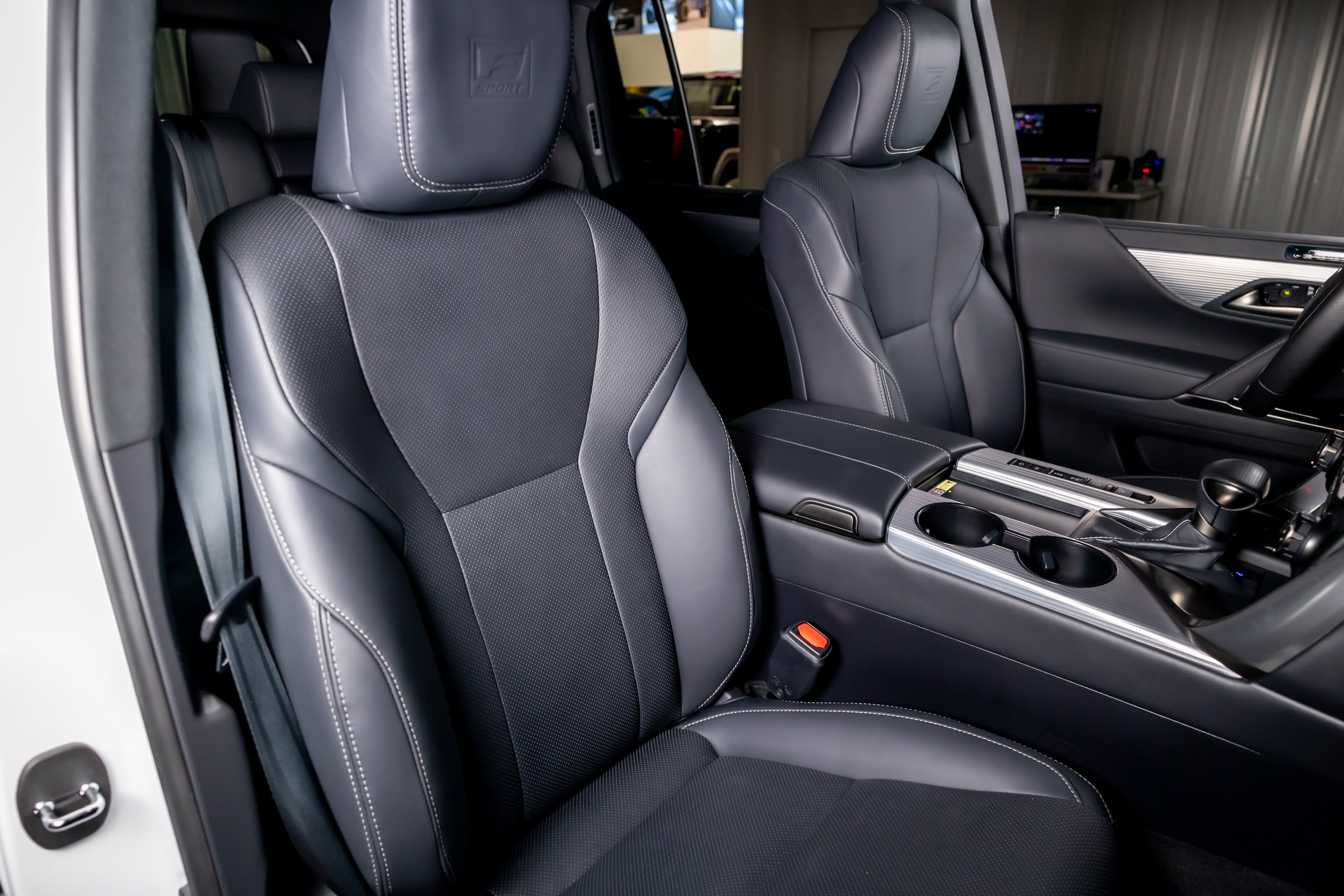 Used 2024 Lexus LX 600 F Sport AWD/4WD image 21