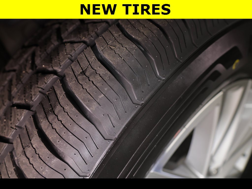 Used 2022 Chevrolet Traverse LT image 5