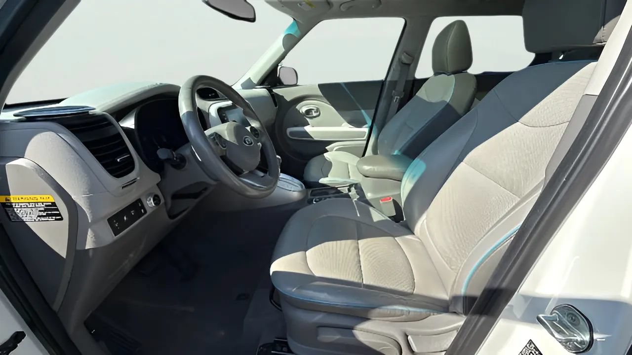 Used 2016 Kia Soul EV + w/ Sun & Fun Package FWD image 20