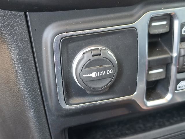 Used 2020 Jeep Wrangler Unlimited Sahara AWD/4WD image 32