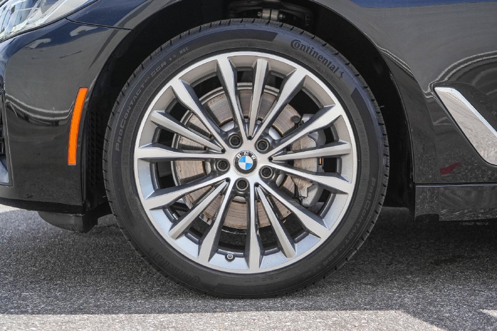 Certified 2023 BMW 530i w/ Convenience Package RWD image 9