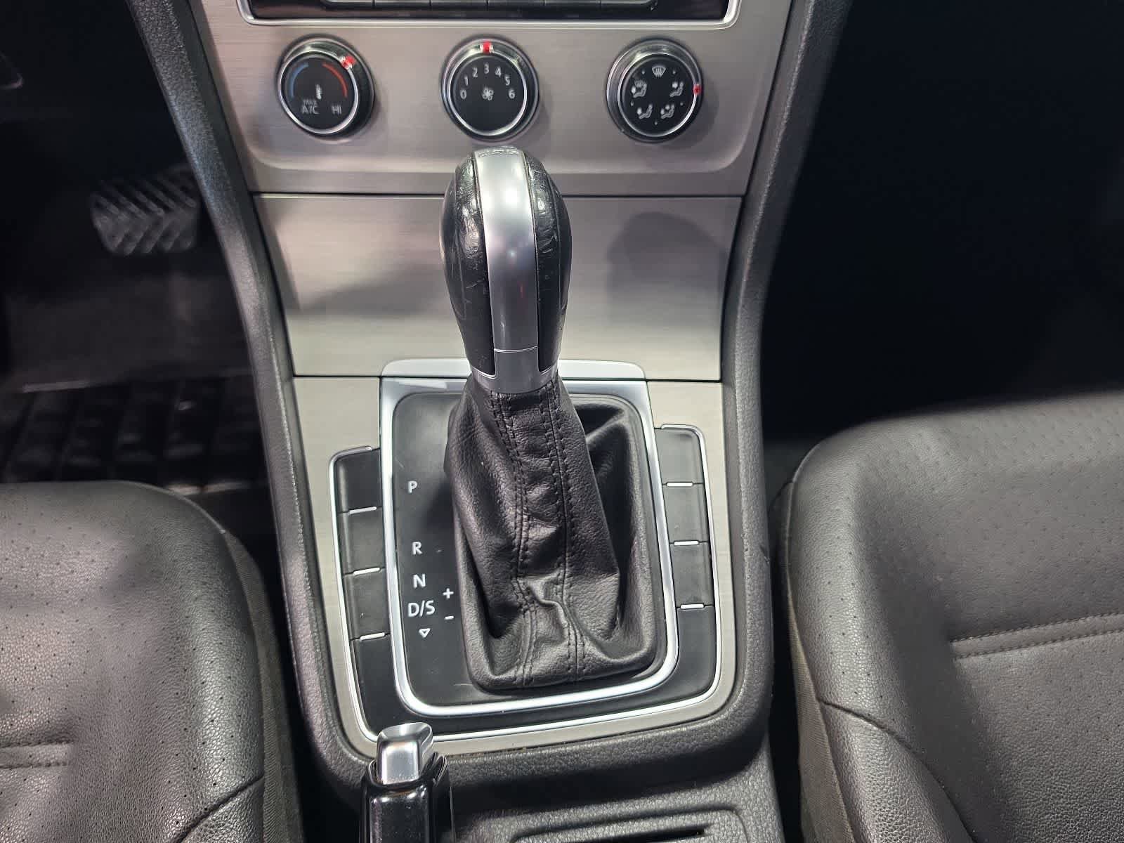 Used 2015 Volkswagen Golf TDI S FWD image 20