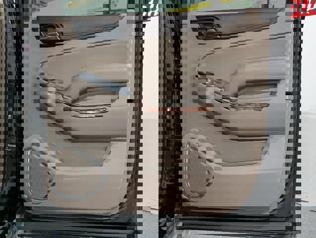 Used 2015 GMC Yukon XL SLT image 25