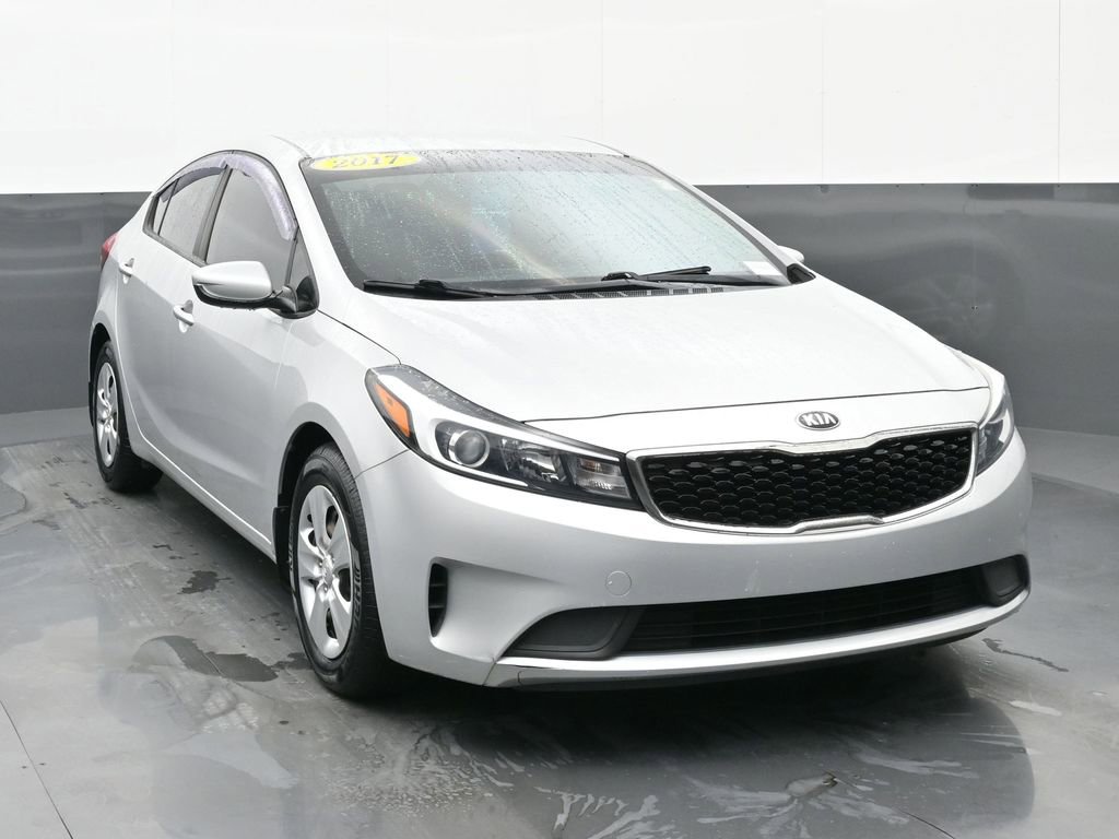 Used 2017 Kia Forte LX image 8