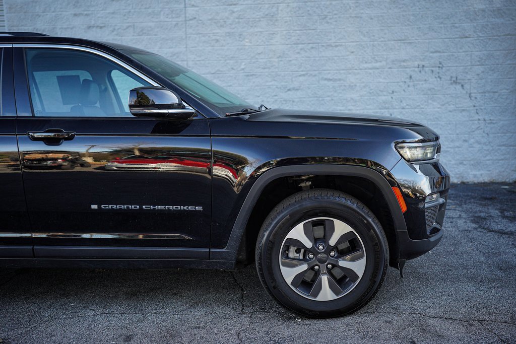 Used 2023 Jeep Grand Cherokee 4WD 4xe image 15