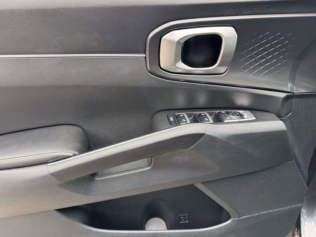 Used 2023 Kia Sorento S w/ Panoramic Sunroof Package image 15