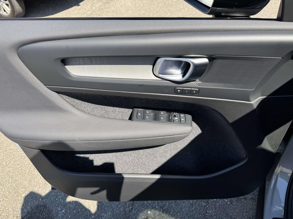 Certified 2026 Volvo XC40 B5 Plus w/ Protection Package Premier AWD/4WD image 17
