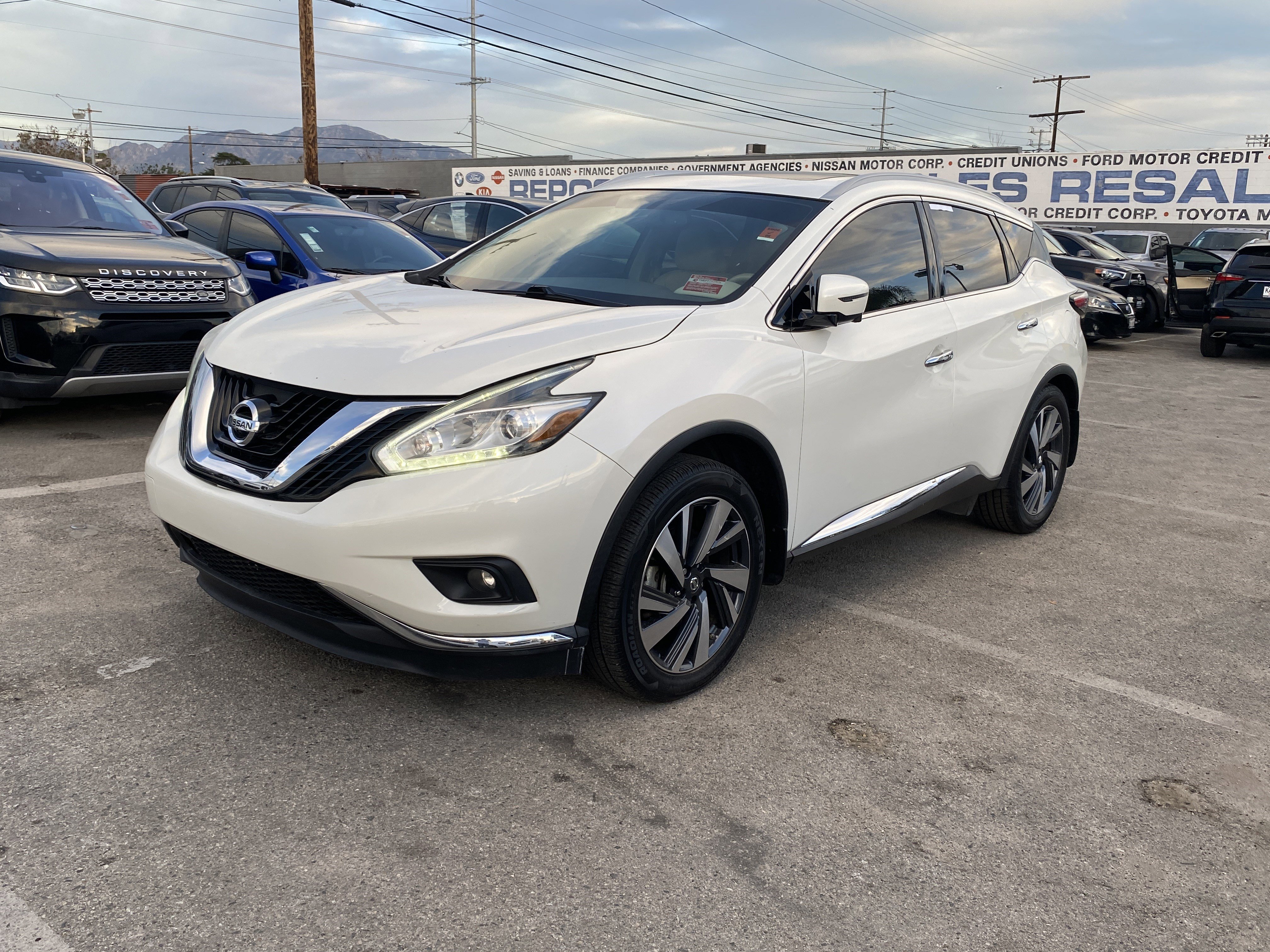 Used 2018 Nissan Murano Platinum w/ Cargo Package image 2