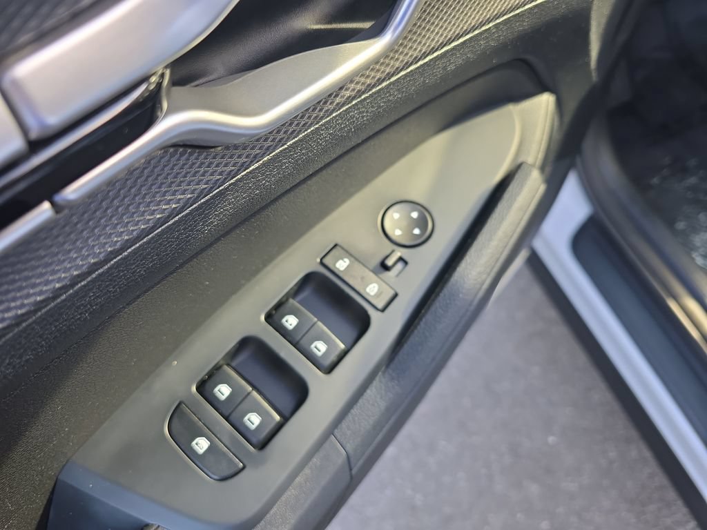 Used 2025 Kia Sportage LX FWD image 11