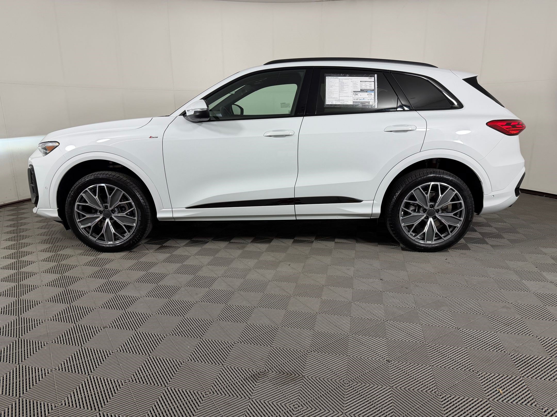 New 2026 Audi Q5 Premium AWD/4WD image 2