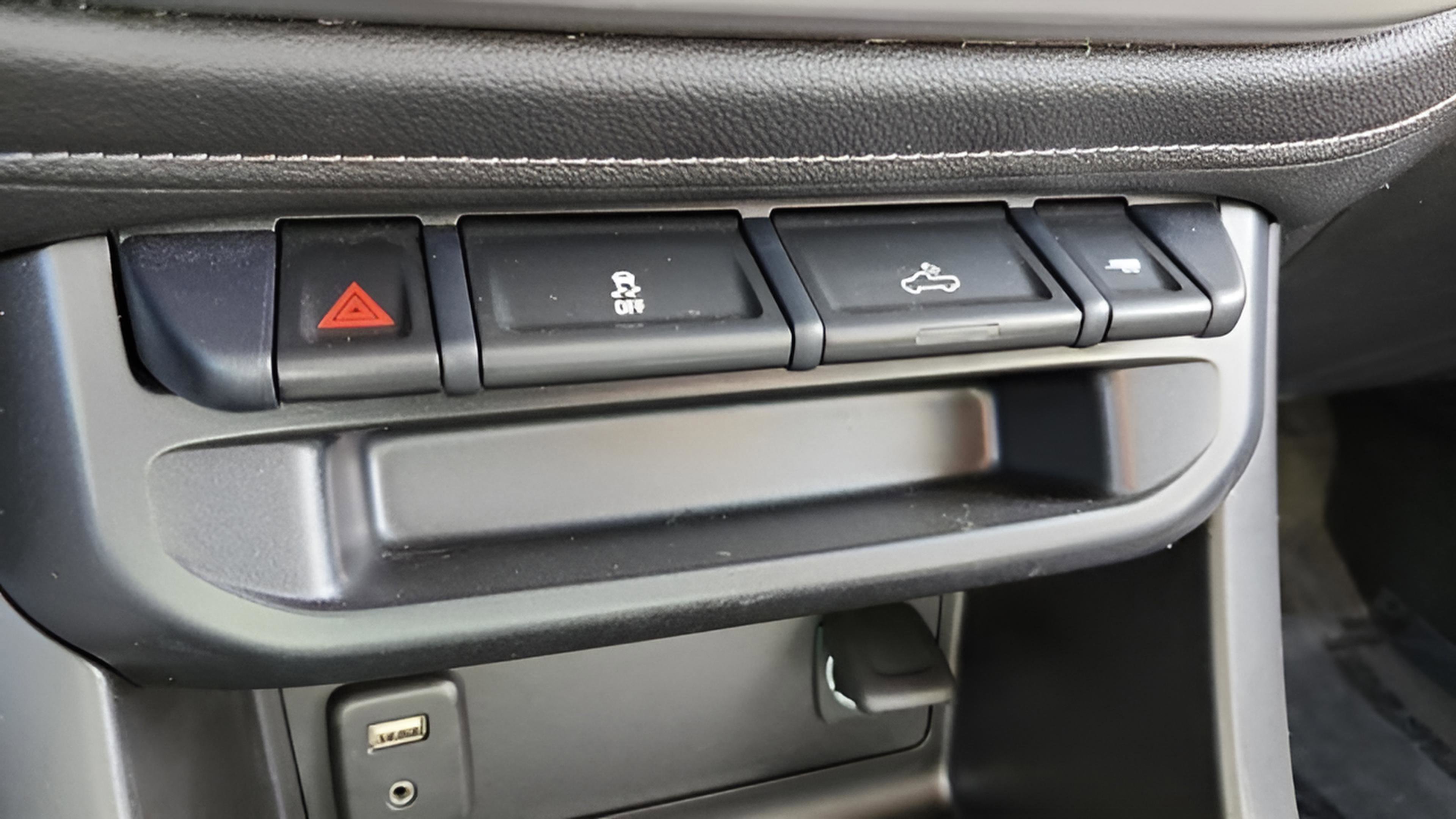 Used 2017 GMC Canyon SLE w/ Nightfall Edition image 27