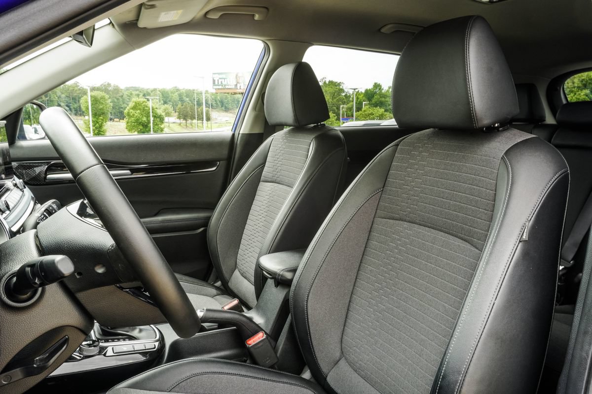 Used 2023 Kia Seltos S w/ Navigation Package AWD/4WD image 35