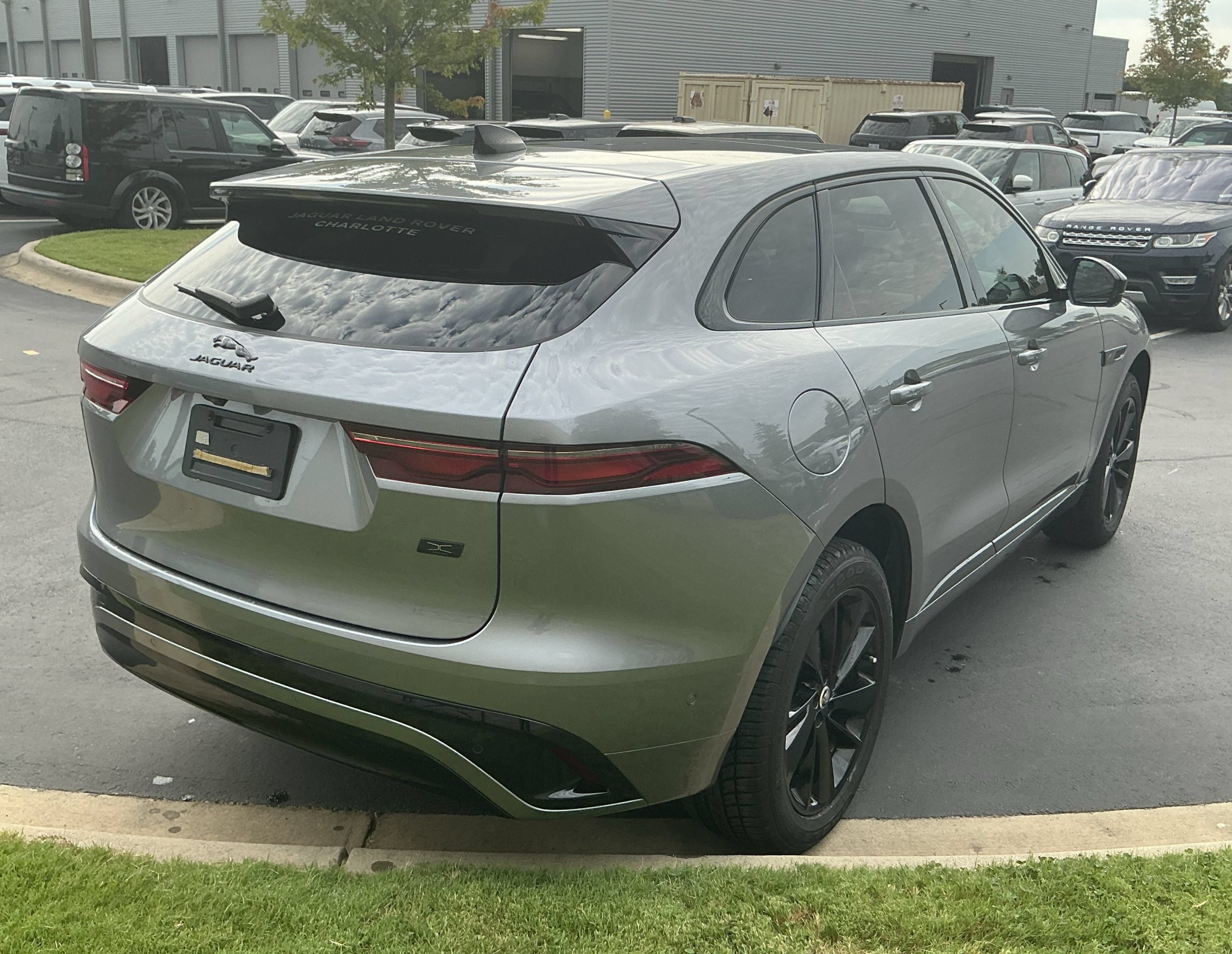 Certified 2026 Jaguar F-PACE R-Dynamic S AWD/4WD image 7