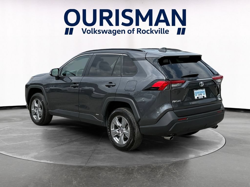 Used 2025 Toyota RAV4 XLE AWD/4WD image 4