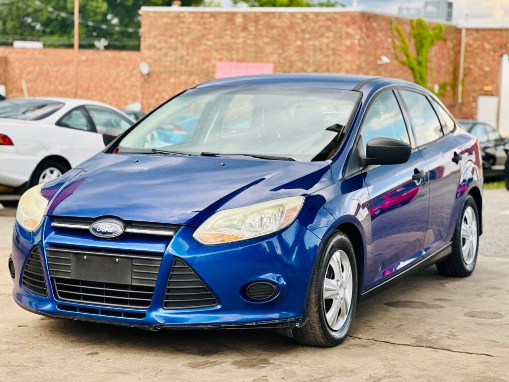 Used 2012 Ford Focus S FWD image 3