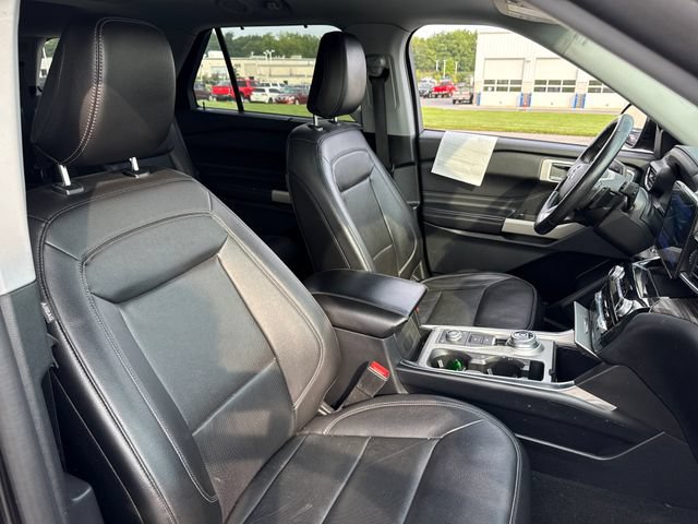 Used 2021 Ford Explorer Limited w/ Equipment Group 301A AWD/4WD image 13