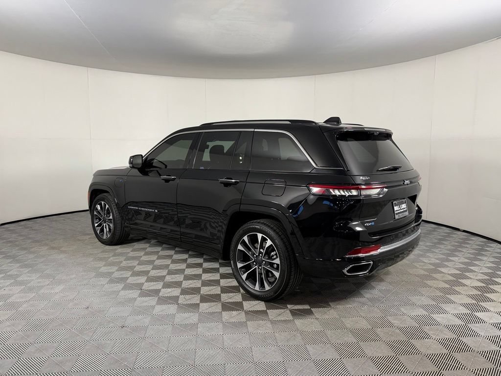 Used 2024 Jeep Grand Cherokee Overland w/ Luxury Tech Group IV AWD/4WD image 11