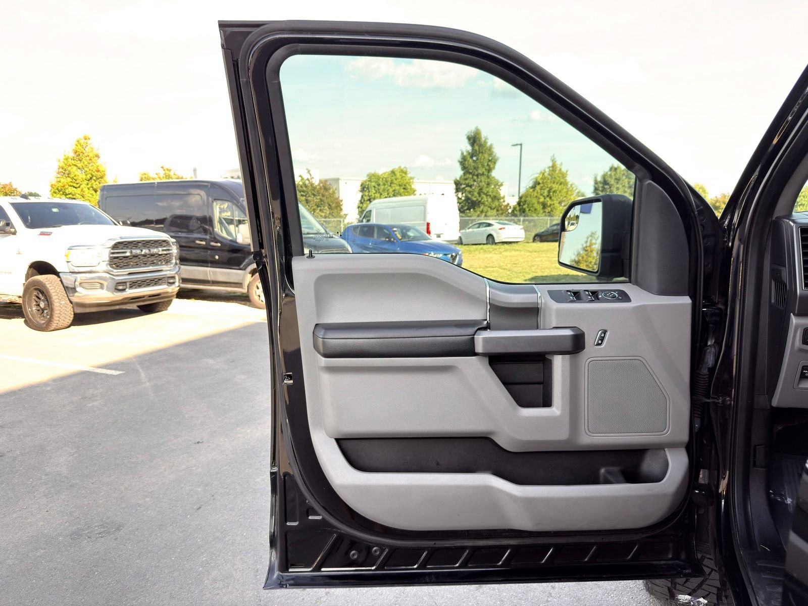 Used 2020 Ford F150 XLT w/ Equipment Group 302A Luxury AWD/4WD image 24