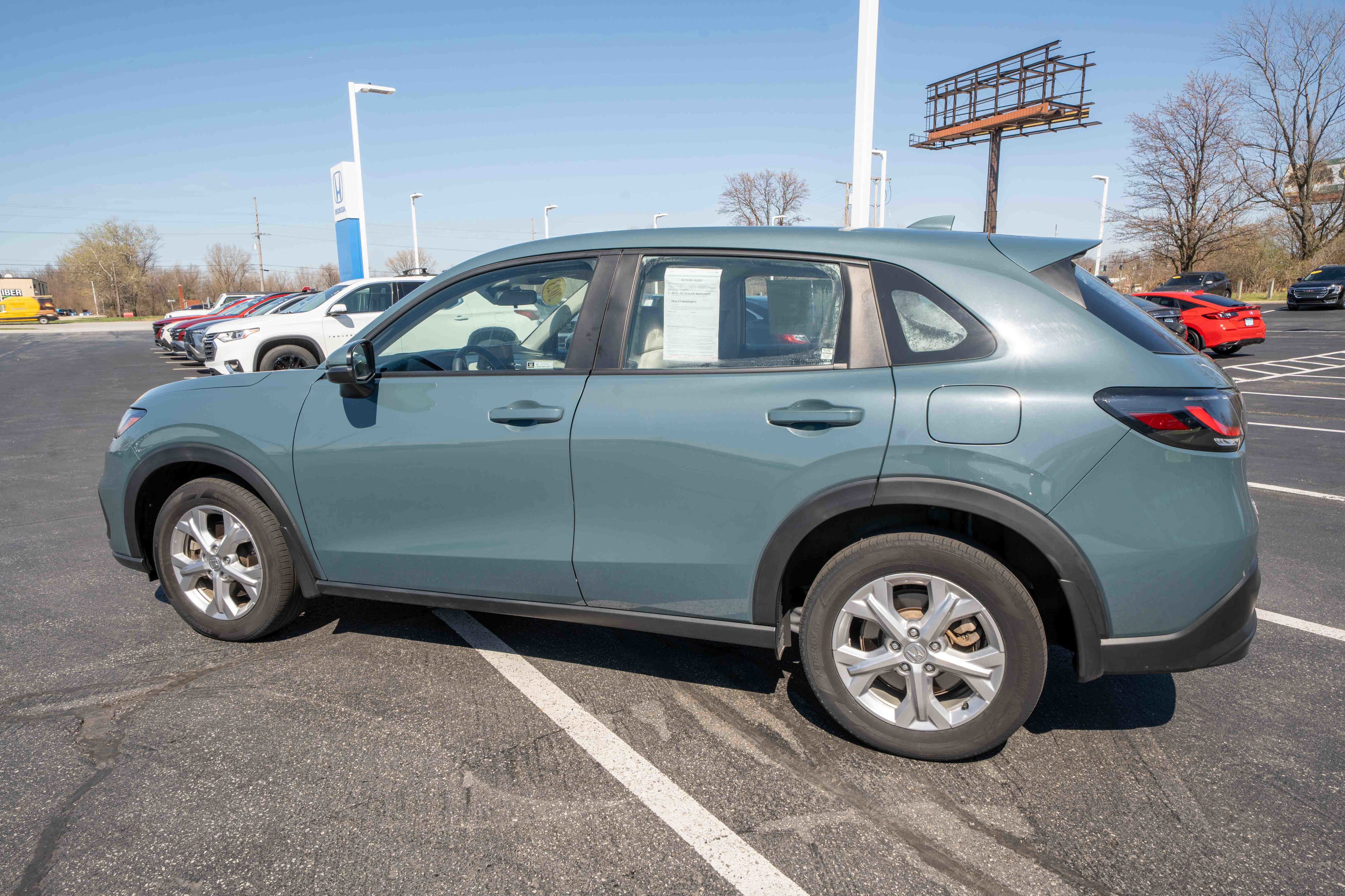 Used 2023 Honda HR-V LX image 4