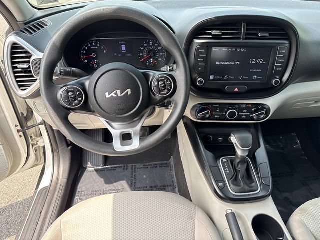 Used 2022 Kia Soul LX w/ Technology Package FWD image 17