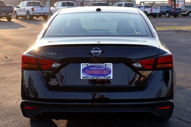 Used 2025 Nissan Altima 2.5 SV image 12