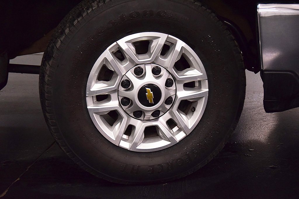 Used 2025 Chevrolet Silverado 2500 LT w/ Convenience Package image 10