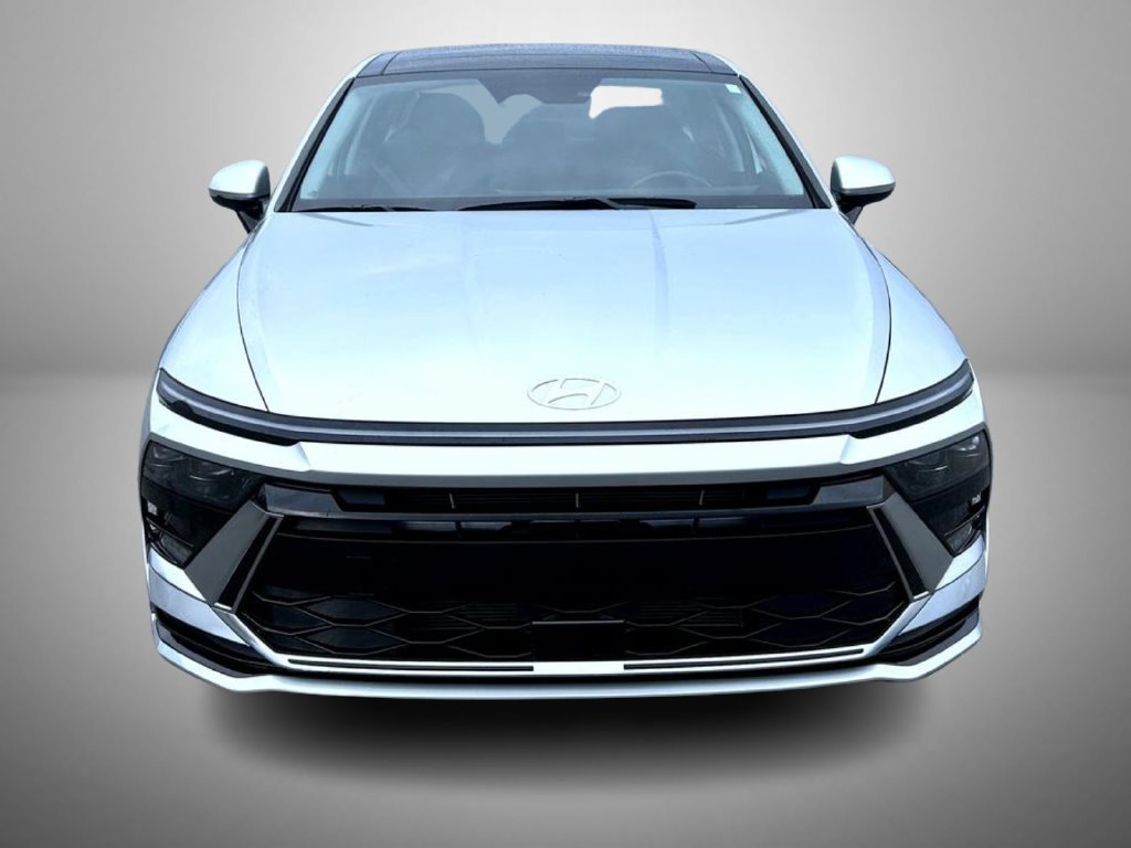 Used 2025 Hyundai Sonata SEL FWD image 2