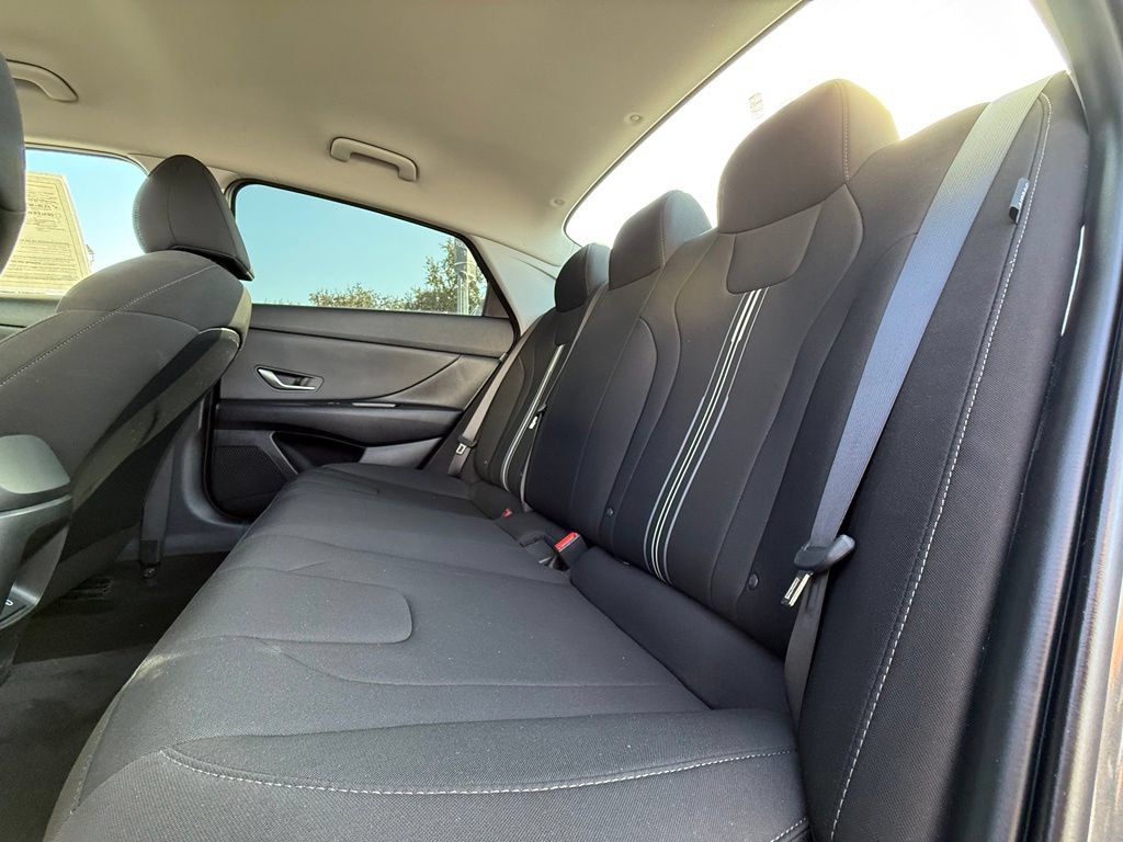 Used 2026 Hyundai Elantra Hybrid FWD image 37