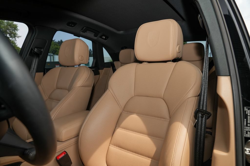 Certified 2026 Porsche Macan AWD/4WD image 22