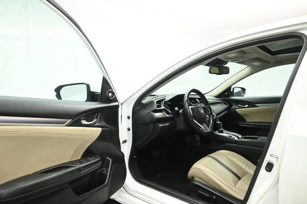 Used 2016 Honda Civic Touring image 7