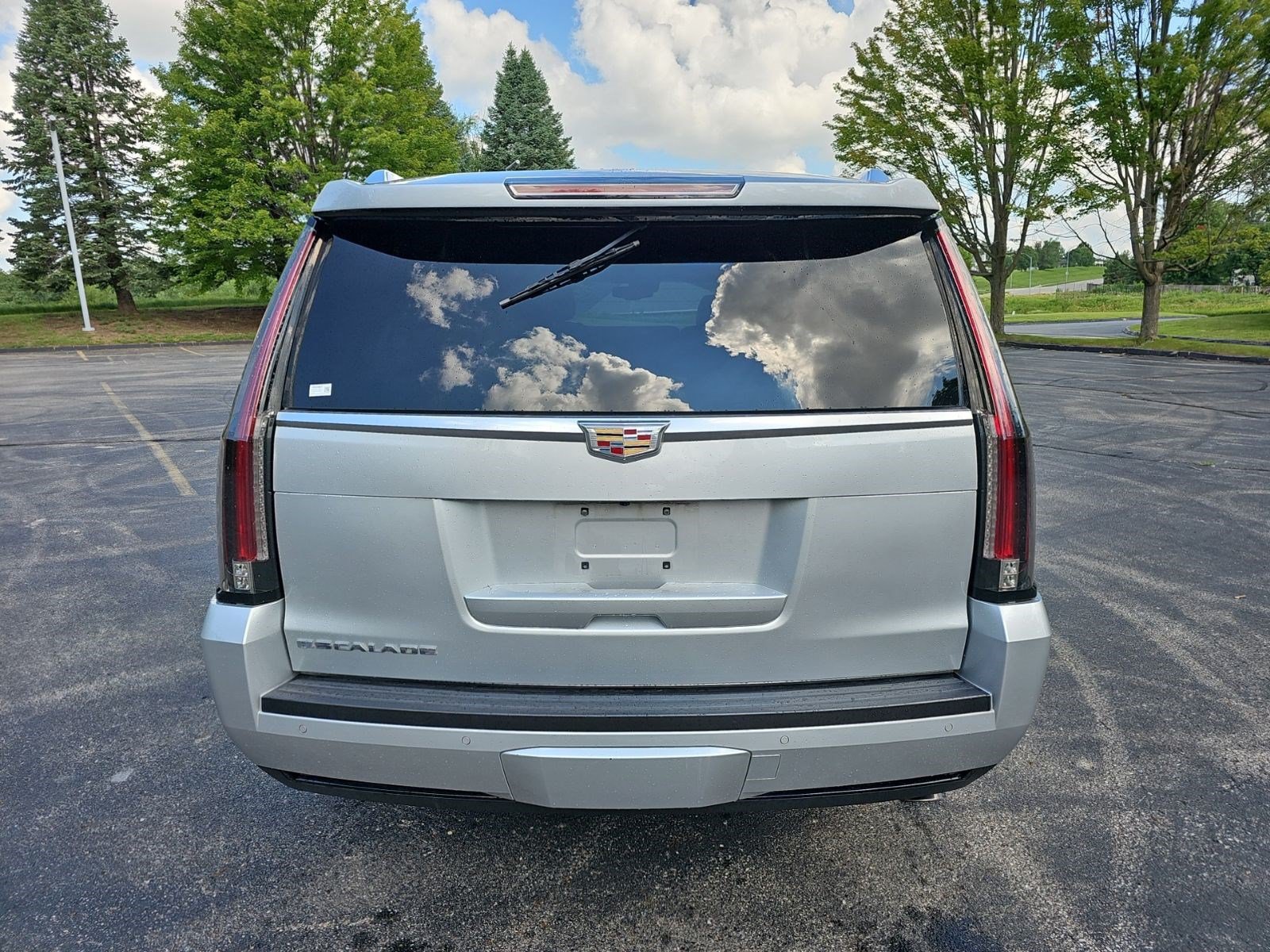 Used 2016 Cadillac Escalade ESV Luxury AWD/4WD image 5