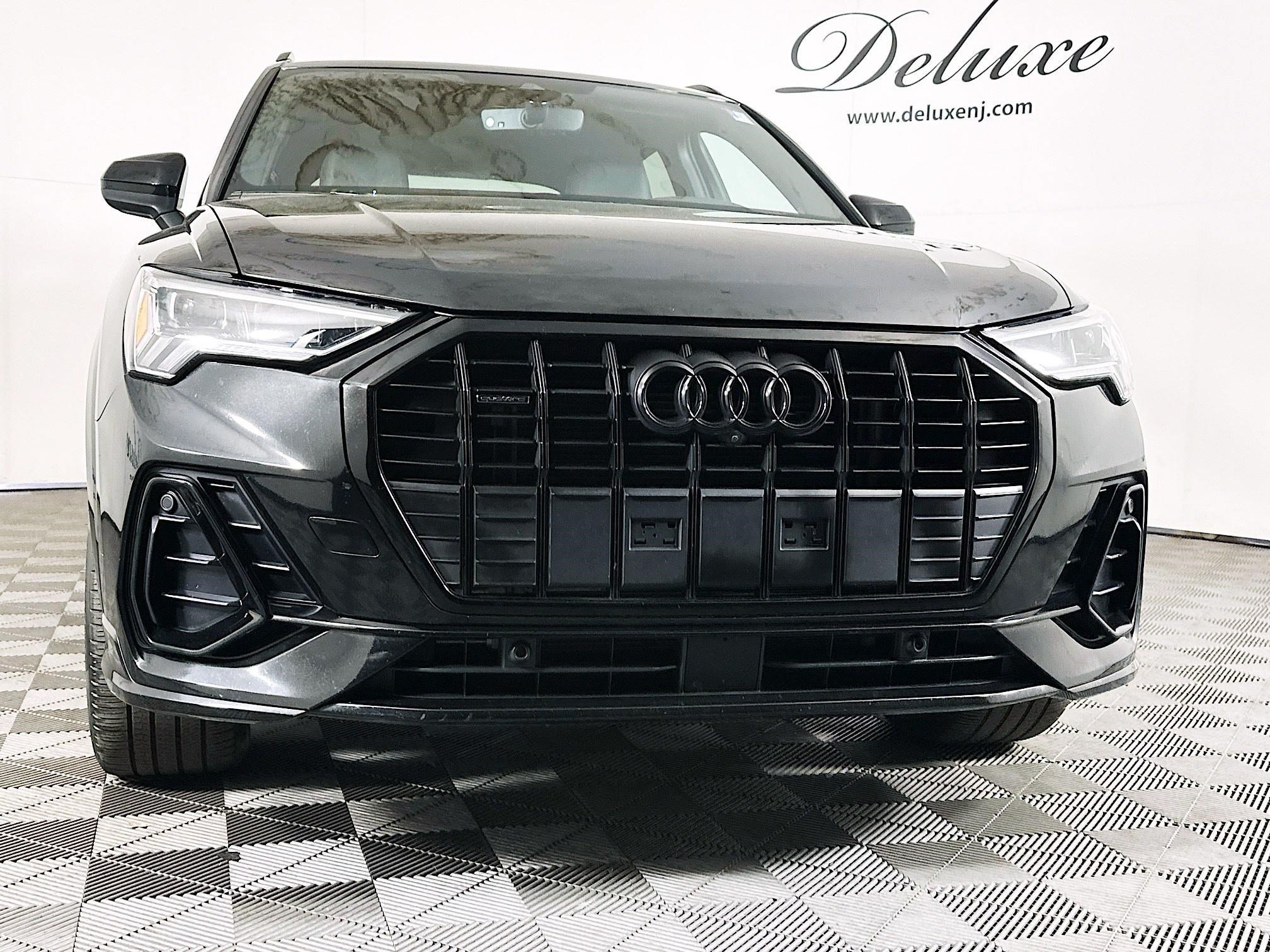 Used 2025 Audi Q3 2.0T Premium Plus w/ Premium Plus Package AWD/4WD image 32