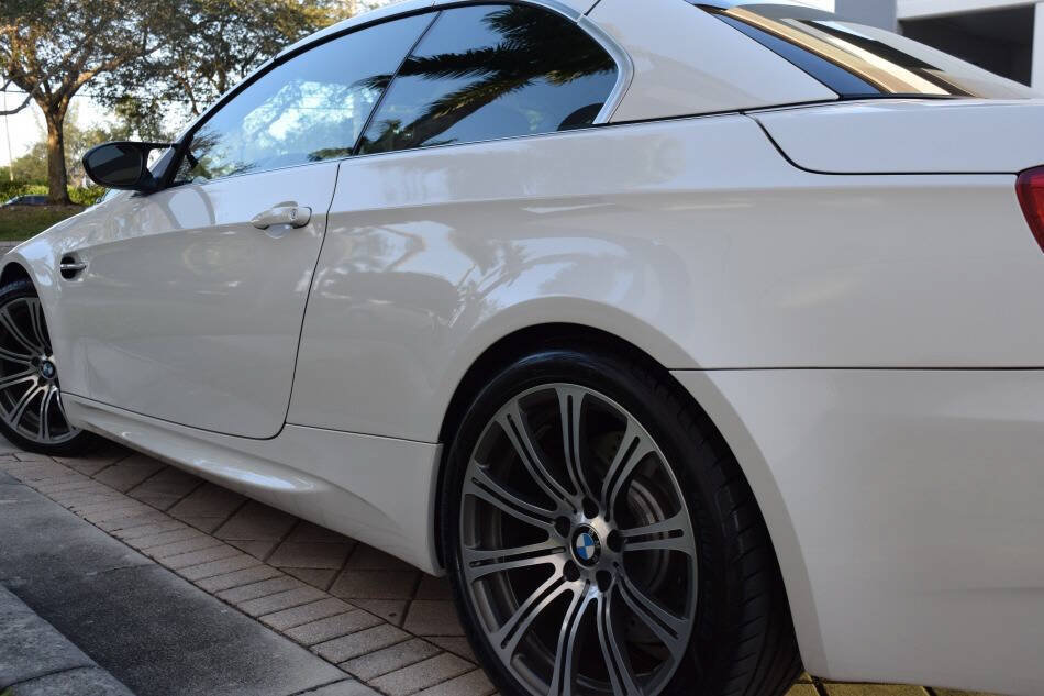 Used 2011 BMW M3 Convertible RWD image 26