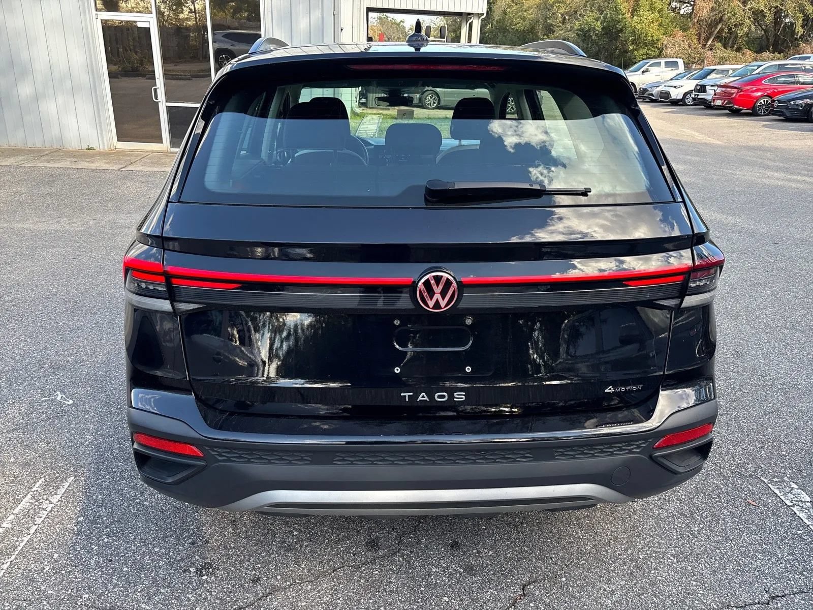 Used 2025 Volkswagen Taos S AWD/4WD image 8