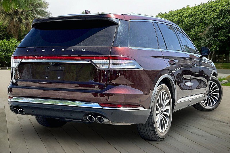 Used 2020 Lincoln Aviator Reserve w/ Equipment Group 201A image 2