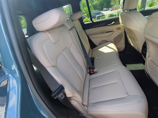 New 2026 Jeep Grand Cherokee Limited w/ Limited Altitude Package RWD image 35