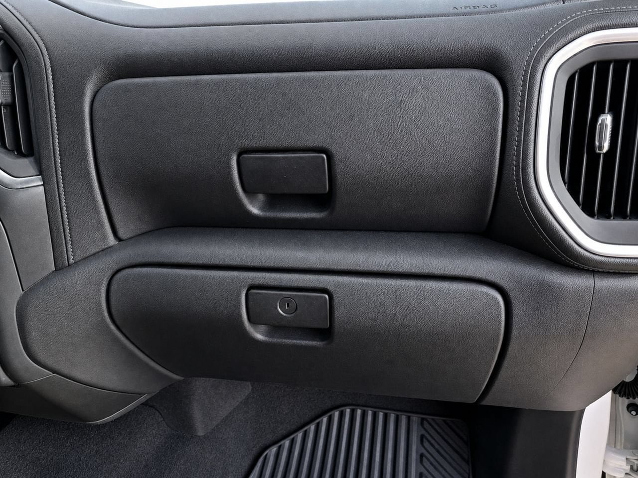 Certified 2020 Chevrolet Silverado 1500 LT AWD/4WD image 40