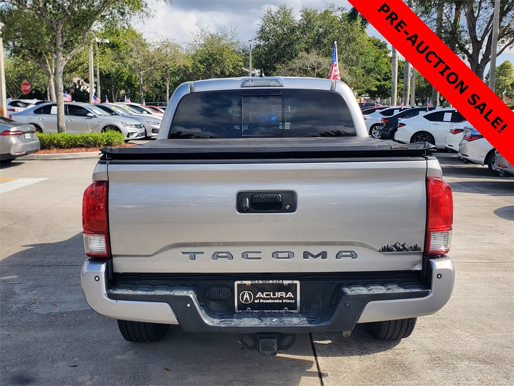 Used 2017 Toyota Tacoma TRD Sport image 6