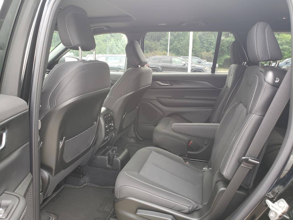 New 2026 Jeep Grand Cherokee L 4WD image 8