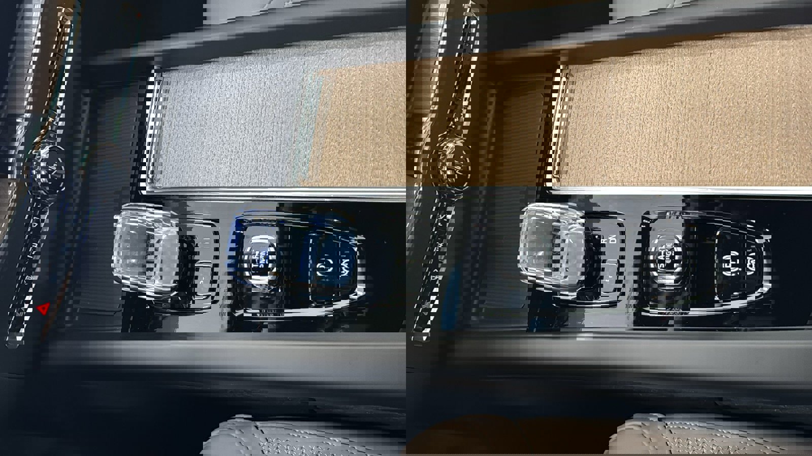 New 2026 Volvo XC60 T8 Plus w/ Protection Package Premier image 19