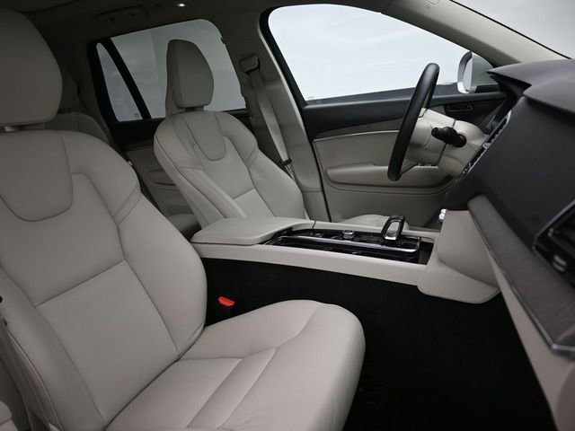 Used 2023 Volvo XC90 T8 Plus image 35