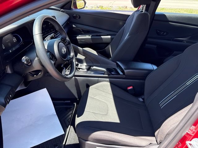 Certified 2025 Hyundai Elantra Sport FWD image 9