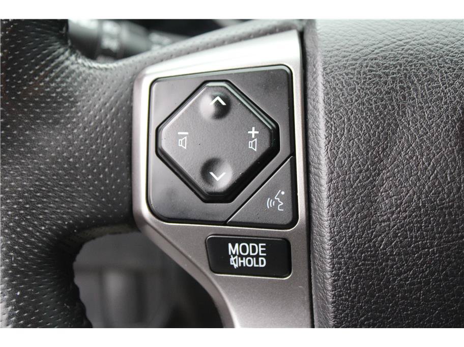 Used 2022 Toyota Tacoma SR5 w/ Technology Package AWD/4WD image 18