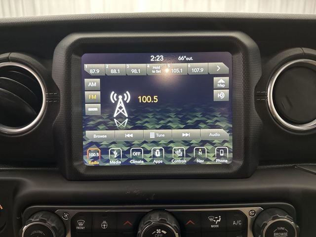 Used 2019 Jeep Wrangler Unlimited Sahara AWD/4WD image 16