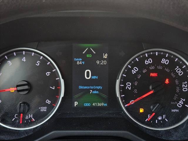 Used 2022 Toyota RAV4 LE FWD image 11