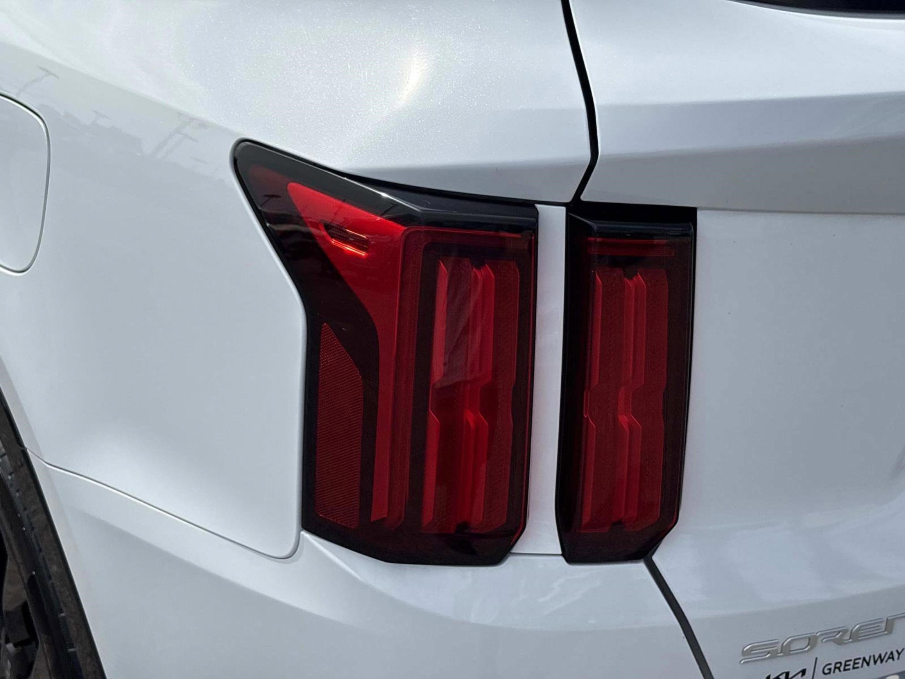 Used 2023 Kia Sorento SX image 11