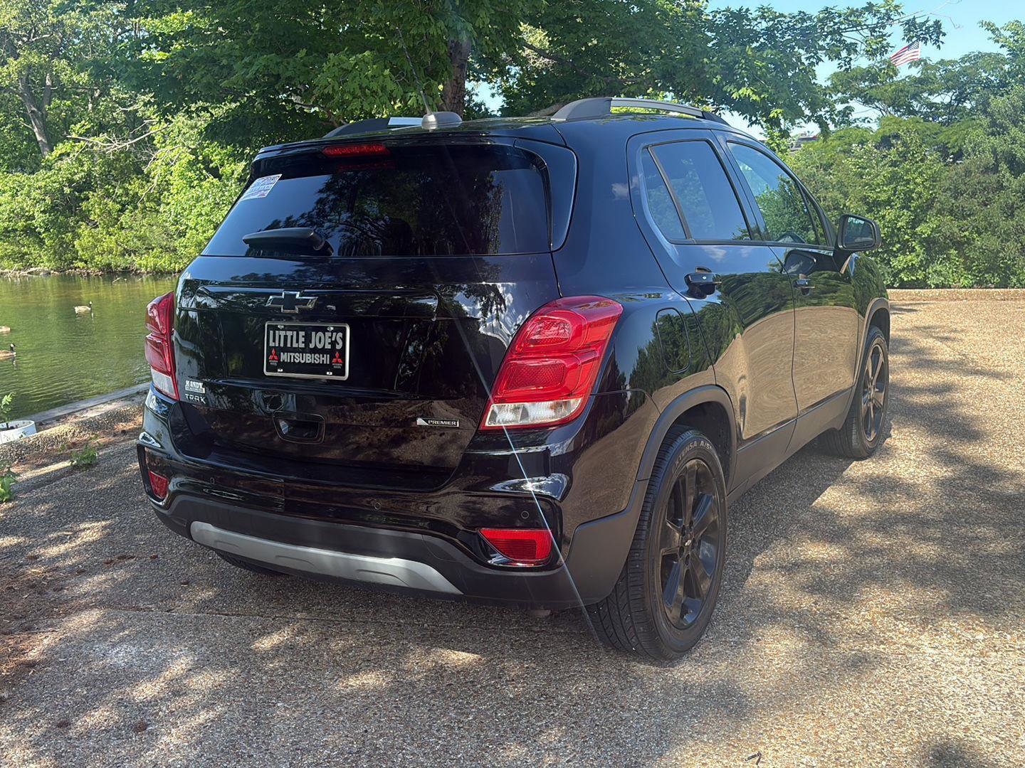 Used 2018 Chevrolet Trax Premier w/ Midnight Edition FWD image 4
